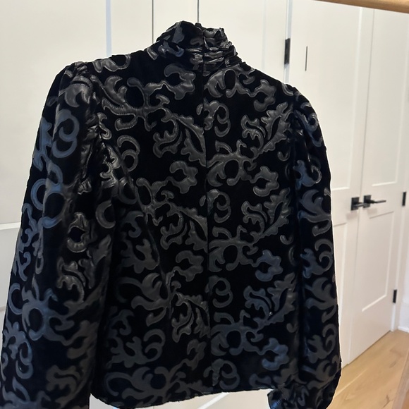 Zara black velvet top in size small - Picture 2 of 5